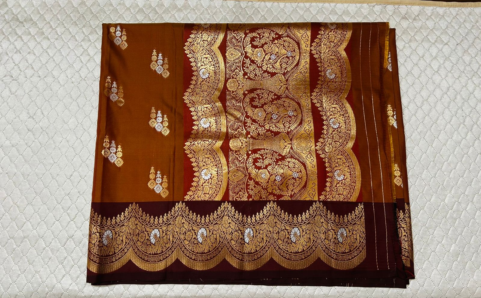 Soft Silk Saree – Classic Temple Border Elegance