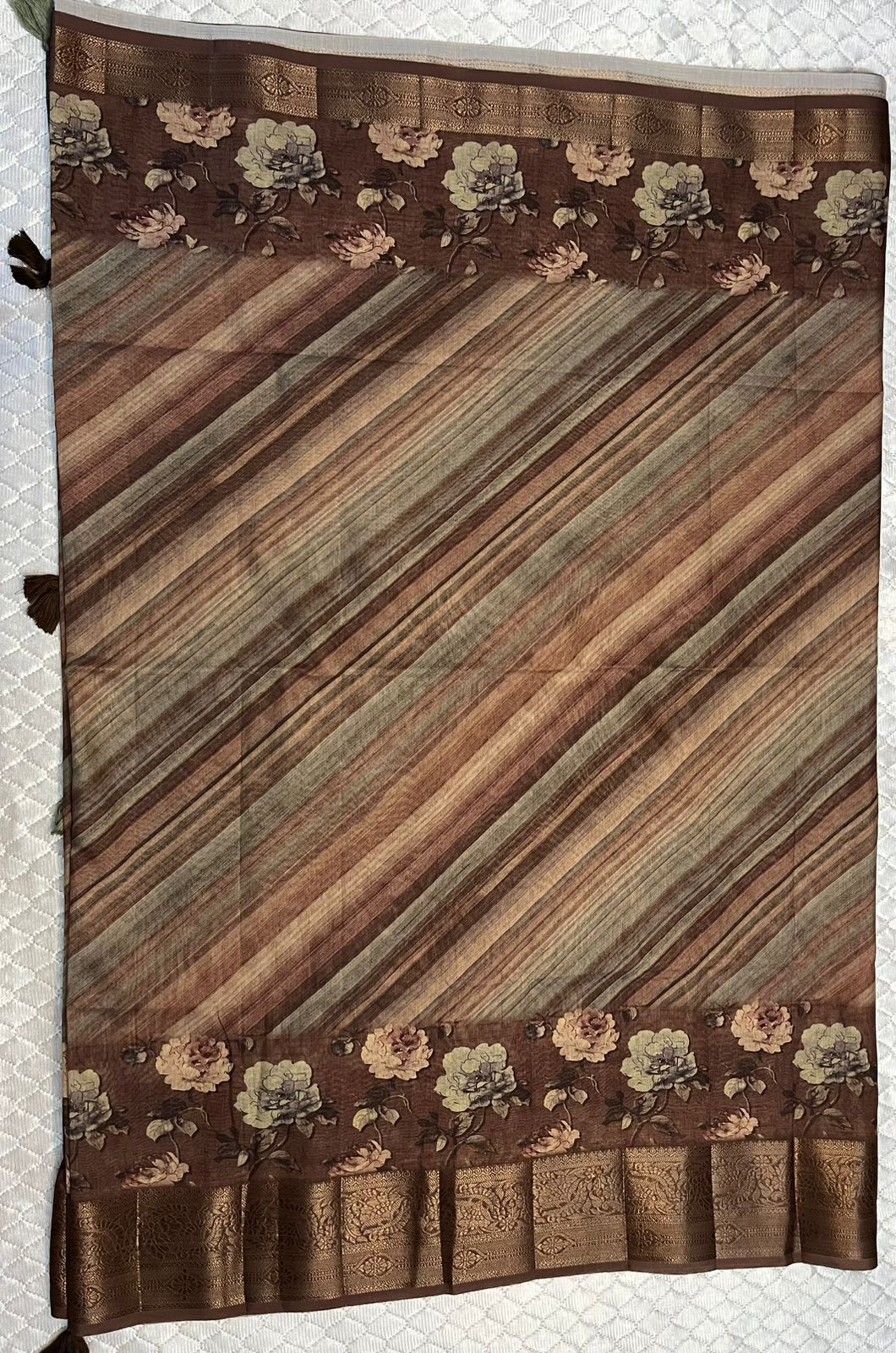 Printed Tissue Silk Saree - Image 3